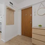 דירה Bright Close To Centre By Renters