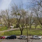 Bright Close To Centre By Renters