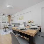 דירה Bright Close To Centre By Renters