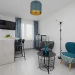 דירה Bright Close To Centre By Renters
