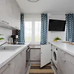 Bright Close To Centre By Renters * ורשה