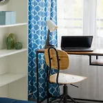 Bright Close To Centre By Renters *
