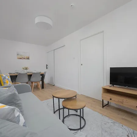 Appartement Bright Close To Centre By Renters *