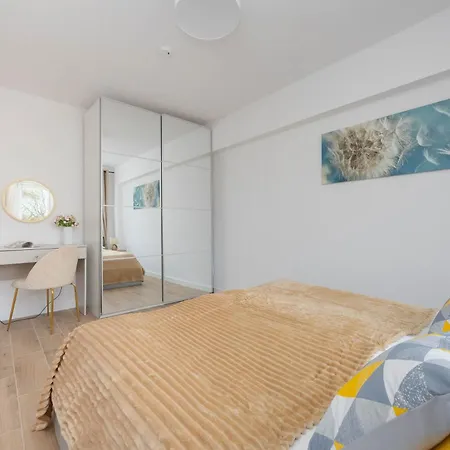 Bright Close To Centre By Renters Lejlighed