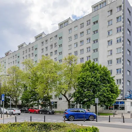 Bright Close To Centre By Renters 아파트 *