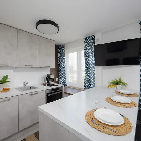 Bright Close To Centre By Renters Warszawa
