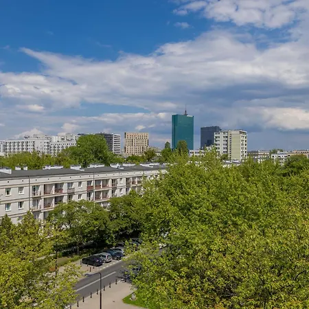 Bright Close To Centre By Renters