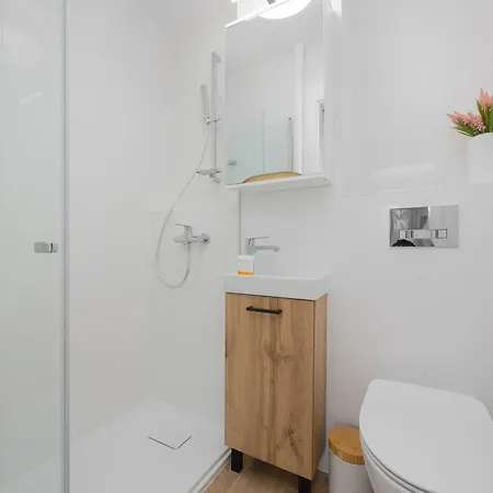 شقة Bright Close To Centre By Renters *