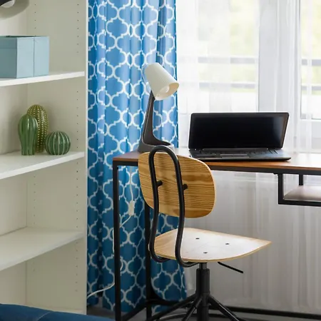 Bright Close To Centre By Renters *